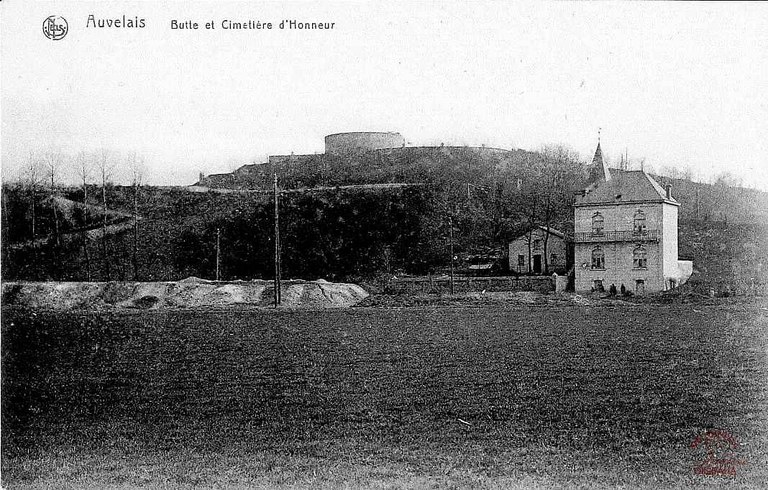 Auvelais : butte et cimetière d'Honneur