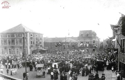 Auvelais : la Place avant 1919, avec l'ancienne administration communale