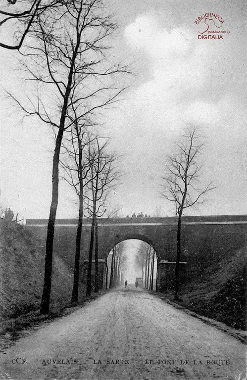 Auvelais : la Sarthe, le pont de la route