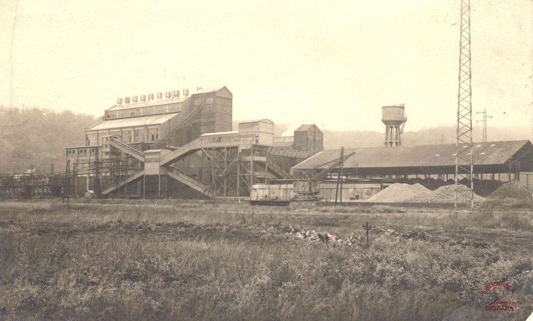 Auvelais : l'ancienne centrale électrique en bord de Sambre