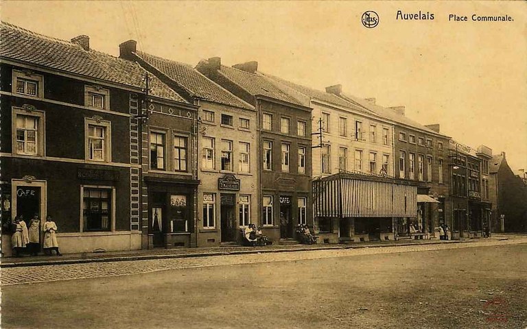 Auvelais : Place communale