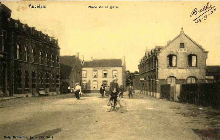 Auvelais : Place de la Gare