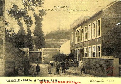 Falisolle : chapelle du Calvaire et Maison communale