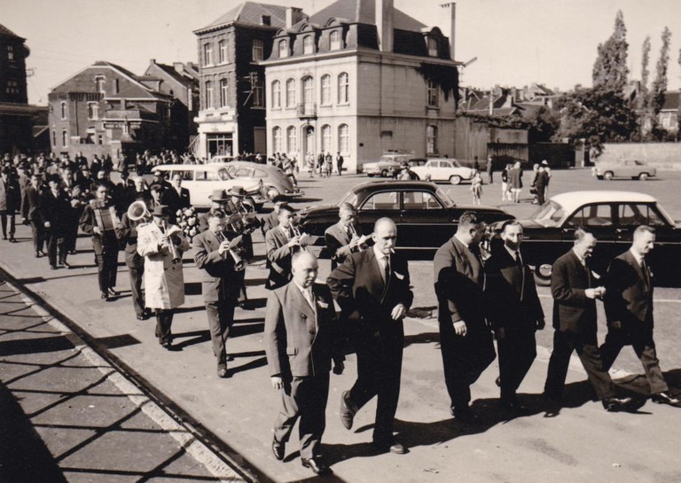 Tamines : Place Saint Martin (commémorations)