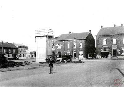 Velaine rue du Tram avec l'ancienne cabine électrique