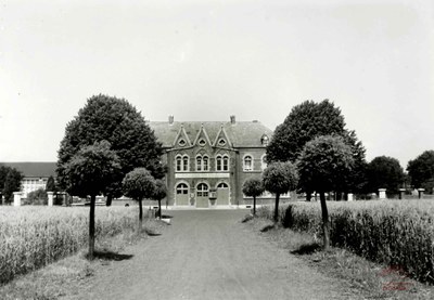 Velaine-sur-Sambre : ancienne maison communale