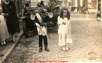 Enfants MATHIEU costumés pour une festivité à Falisolle