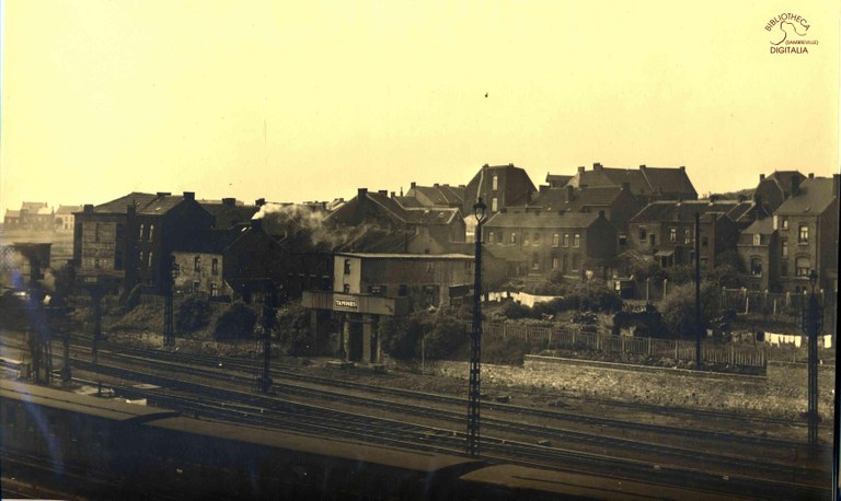Tamines : vue des voies du chemin de fer depuis le pont