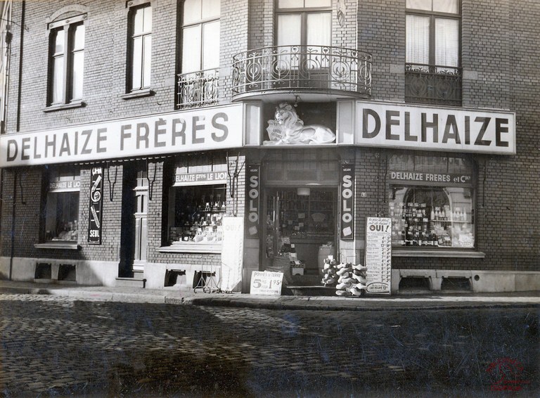 Auvelais : Magasin DELHAIZE Frères