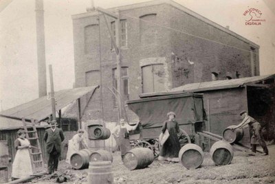 Tamines : Fabrique de vinaigre rue centrale (aujourd'hui rue Roi Albert)