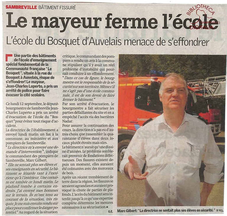 Auvelais : cité scolaire du Bosquet. Le mayeur ferme l'école