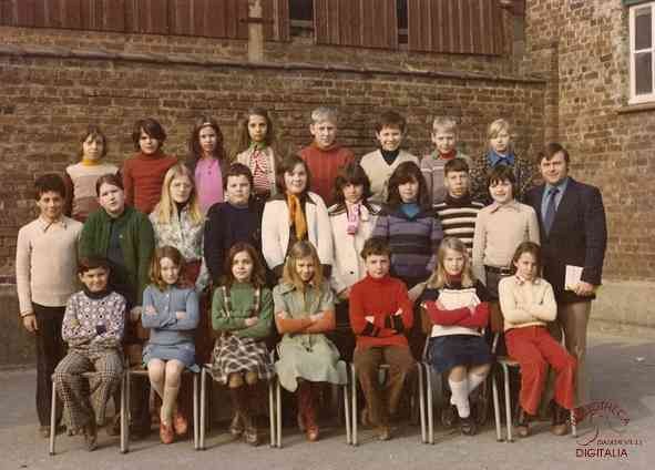 Ecole communale d'Auvelais 6ème primaire 1975-1976