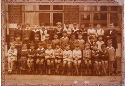 Photo de classe. Localisation inconnue