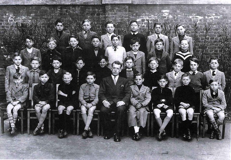 Photo de classe (Saint Jean-Baptiste ?)