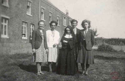 Sœur et élèves