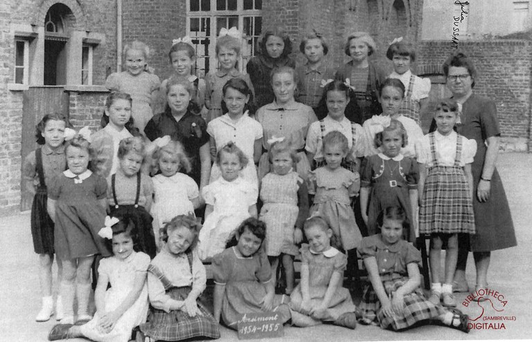 Arsimont : école communale. Classe de DUSSART Julia