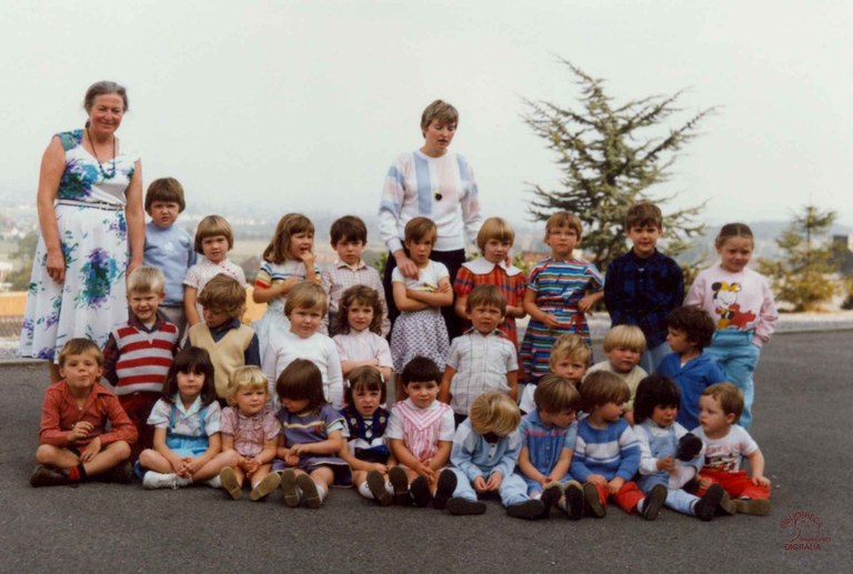 Arsimont : école communale. Classe de Mme LAMBERT Aline (Mme Linette)