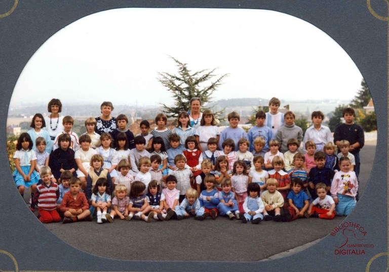 Arsimont : école communale. Classe de Mme LAMBERT Aline (Mme Linette)