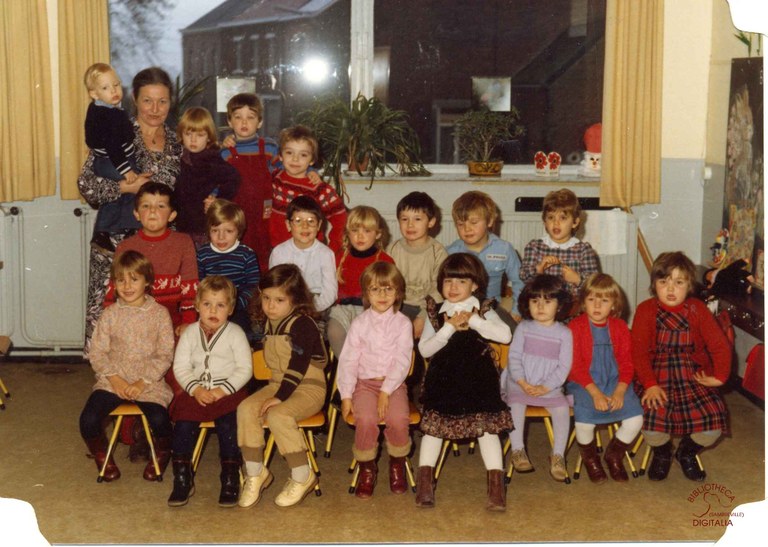 Arsimont : école communale. Classe de Mme LAMBERT Aline (Mme Linette)