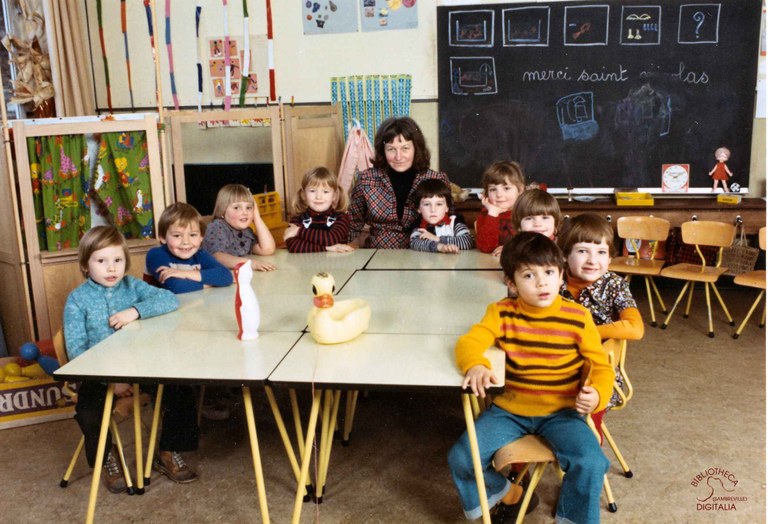 Arsimont : école communale. Classe de Mme LAMBERT Aline (Mme Linette)