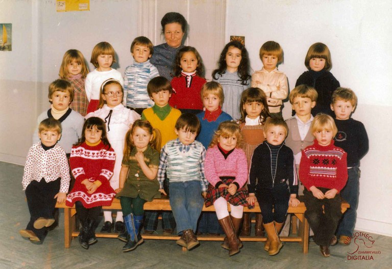 Arsimont : école communale. Classe de Mme LAMBERT Aline (Mme Linette)