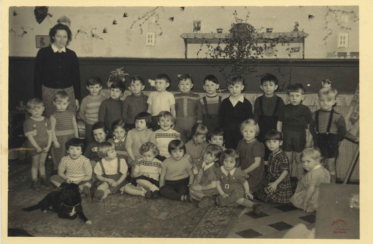Arsimont : école communale. Classe de Mme LAMBERT Aline (Mme Linette)