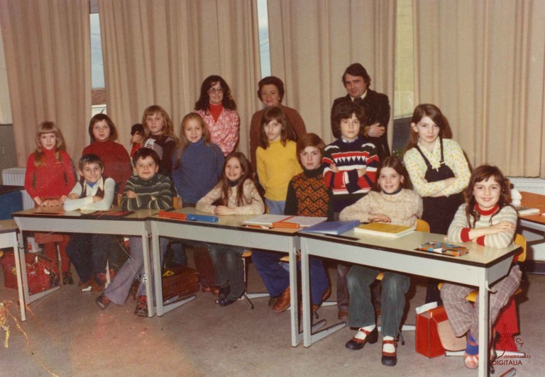 Arsimont : école communale. Photo de classe