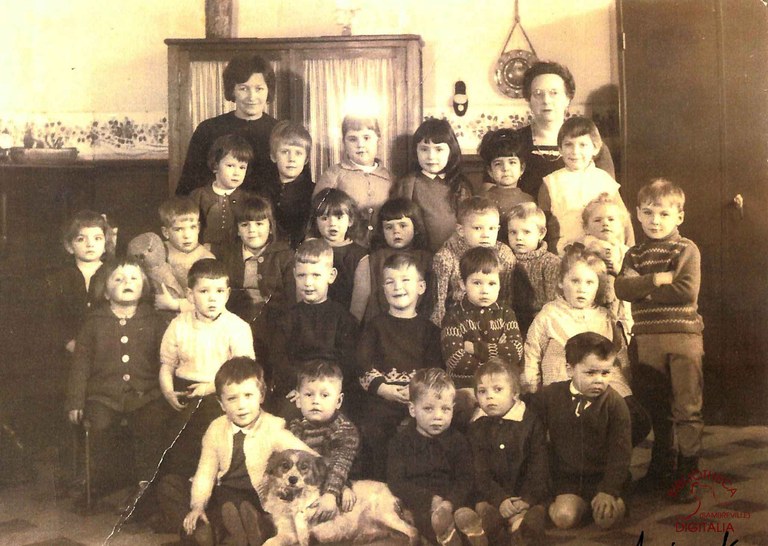Arsimont : photo de classe. Classe de Mme LAMBERT Aline