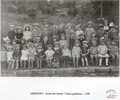 Arsimont : école des sœurs classe gardienne 1928