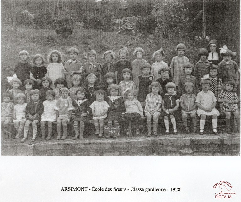 Arsimont : école des sœurs classe gardienne 1928