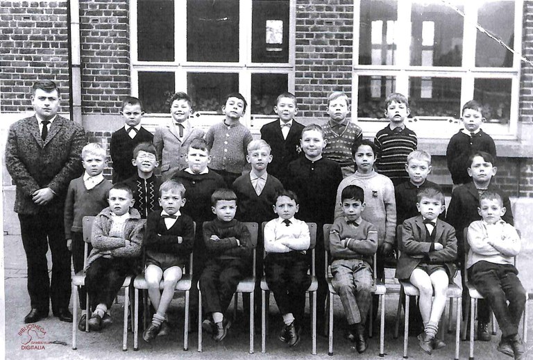 Auvelais : école communale du centre, section primaire. 1ère et 2ème