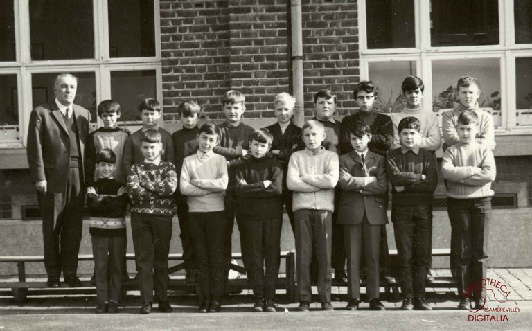 Auvelais : école communale du centre