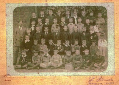 Auvelais : école communale M. YERNAUX