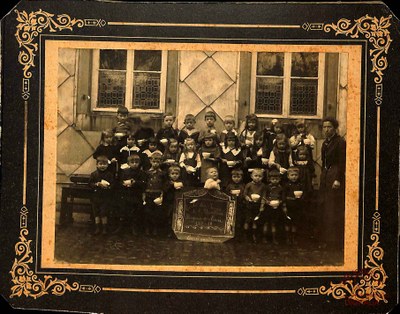 Auvelais : école des sœurs de la Providence de la rue du Pont-à-Biesmes