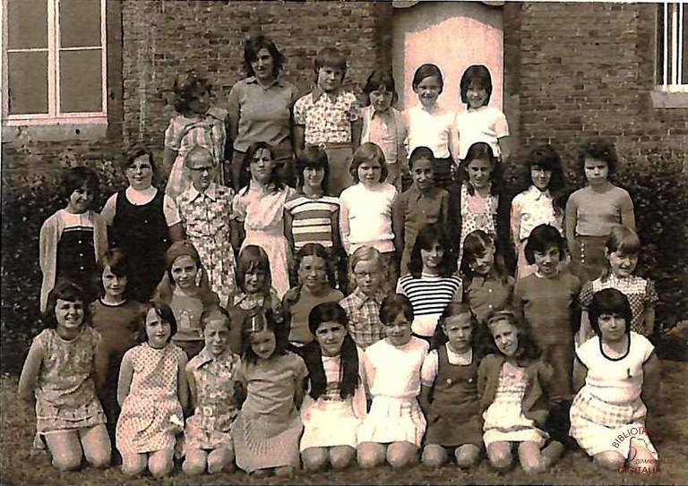 Auvelais : école des sœurs de la Providence de la rue du Pont-à-Biesmes
