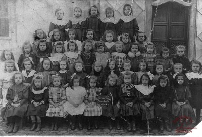 Auvelais : école des sœurs de la Providence de la rue du Pont-à-Biesmes
