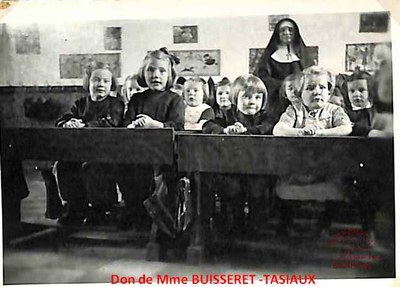 Auvelais : école des sœurs de la Providence