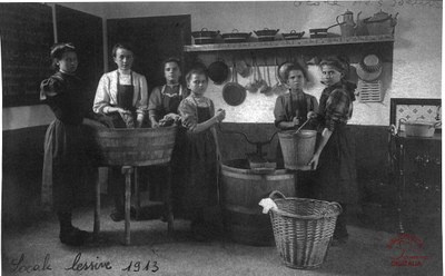 Auvelais : école catholique ménagère rue du Pont-à-Biesmes