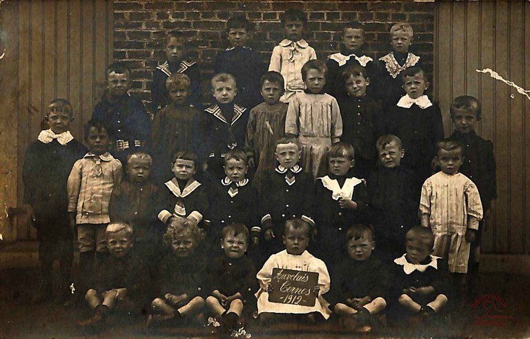 Auvelais : école des ternes