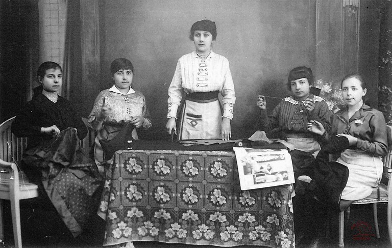 Auvelais : école ménagère