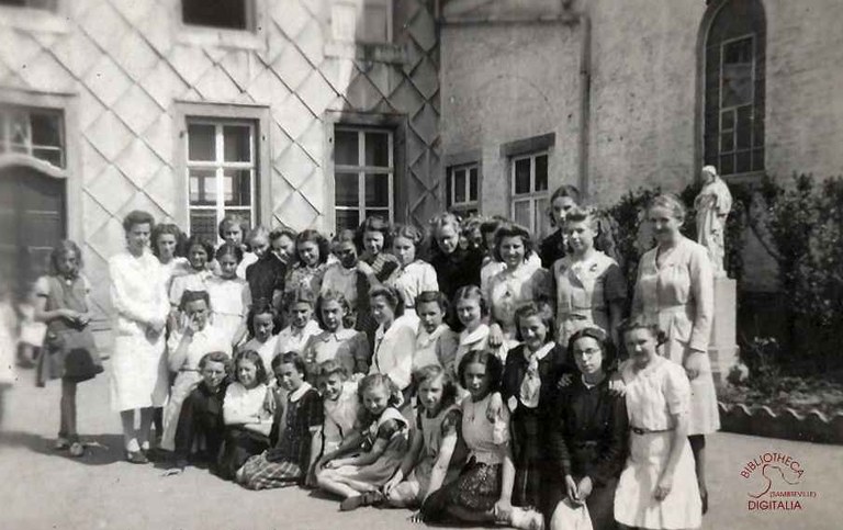 Auvelais : l'école catholique professionnelle (rue du Pont-à-Biesmes)