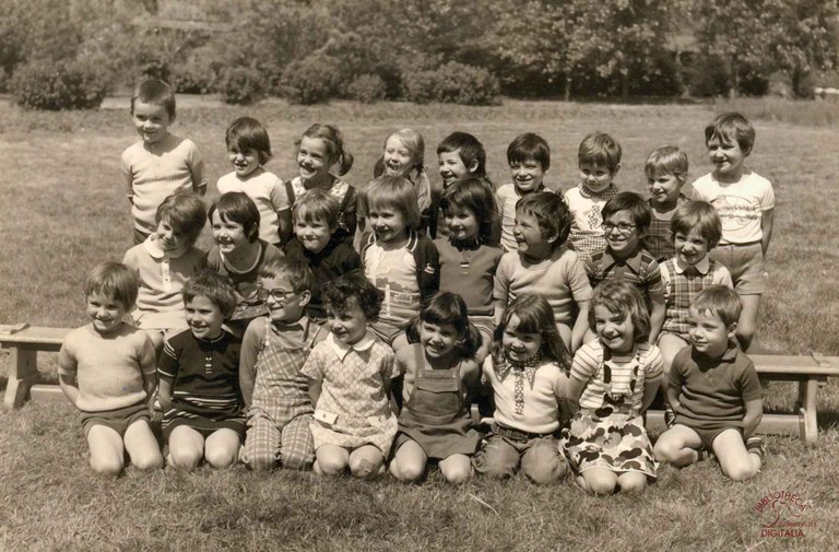 Auvelais : école Saint François. 3ème gardienne