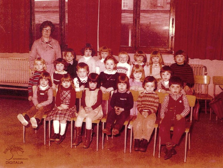 Auvelais : école Saint François rue Pont-à-Biesmes
