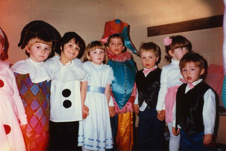 Auvelais : école Saint François (rue Pont-à-Biesmes). Fancy fair
