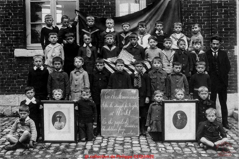 Auvelais : photo de classe de 1918