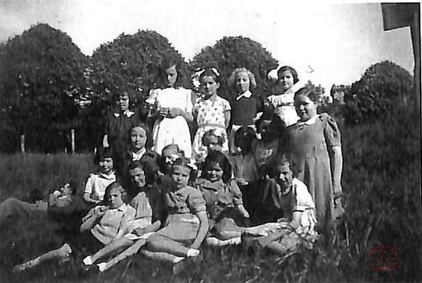 Auvelais : photo de classe excursion à Namur en juin 1951