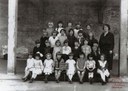 Falisolle : l'école communale, classe de Mme DELVAUX, en 1933