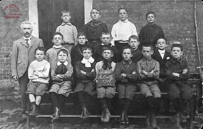 Falisolle : photo de classe de garçons de 1908