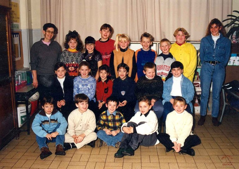 Keumiée : école communale. Classe de Mme Marie-Aline (3ème - 4ème années)