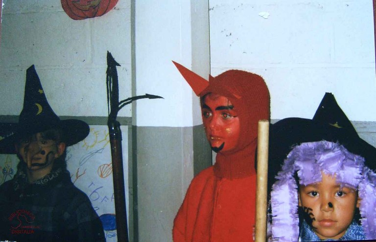 Moignelée : école communale. Halloween